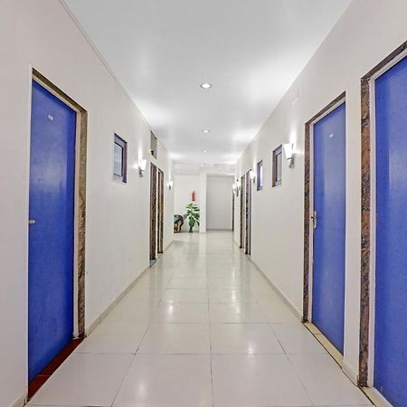 OYO 2798 Hotel Velvet Rajkot Eksteriør bilde