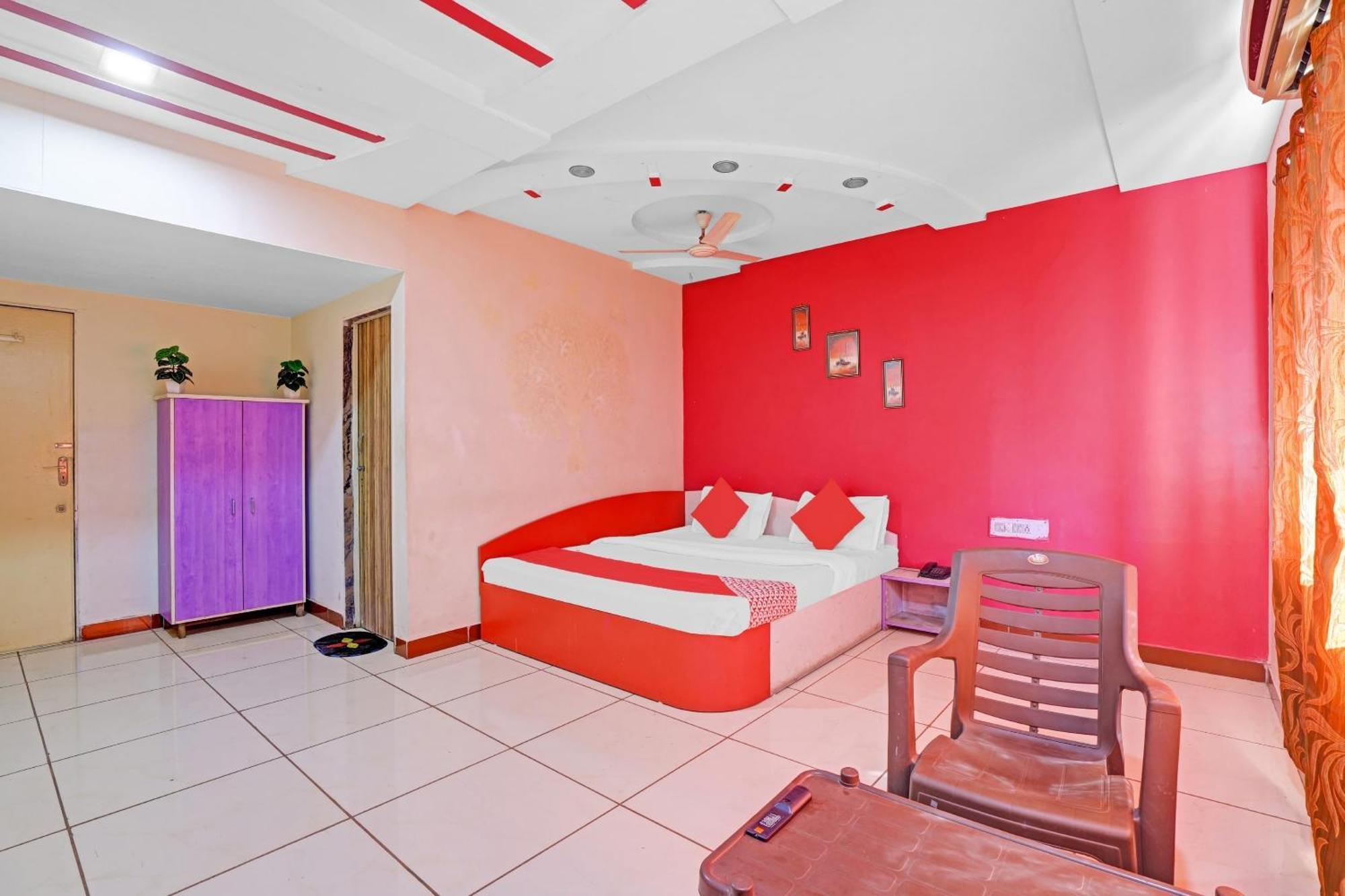 OYO 2798 Hotel Velvet Rajkot Eksteriør bilde