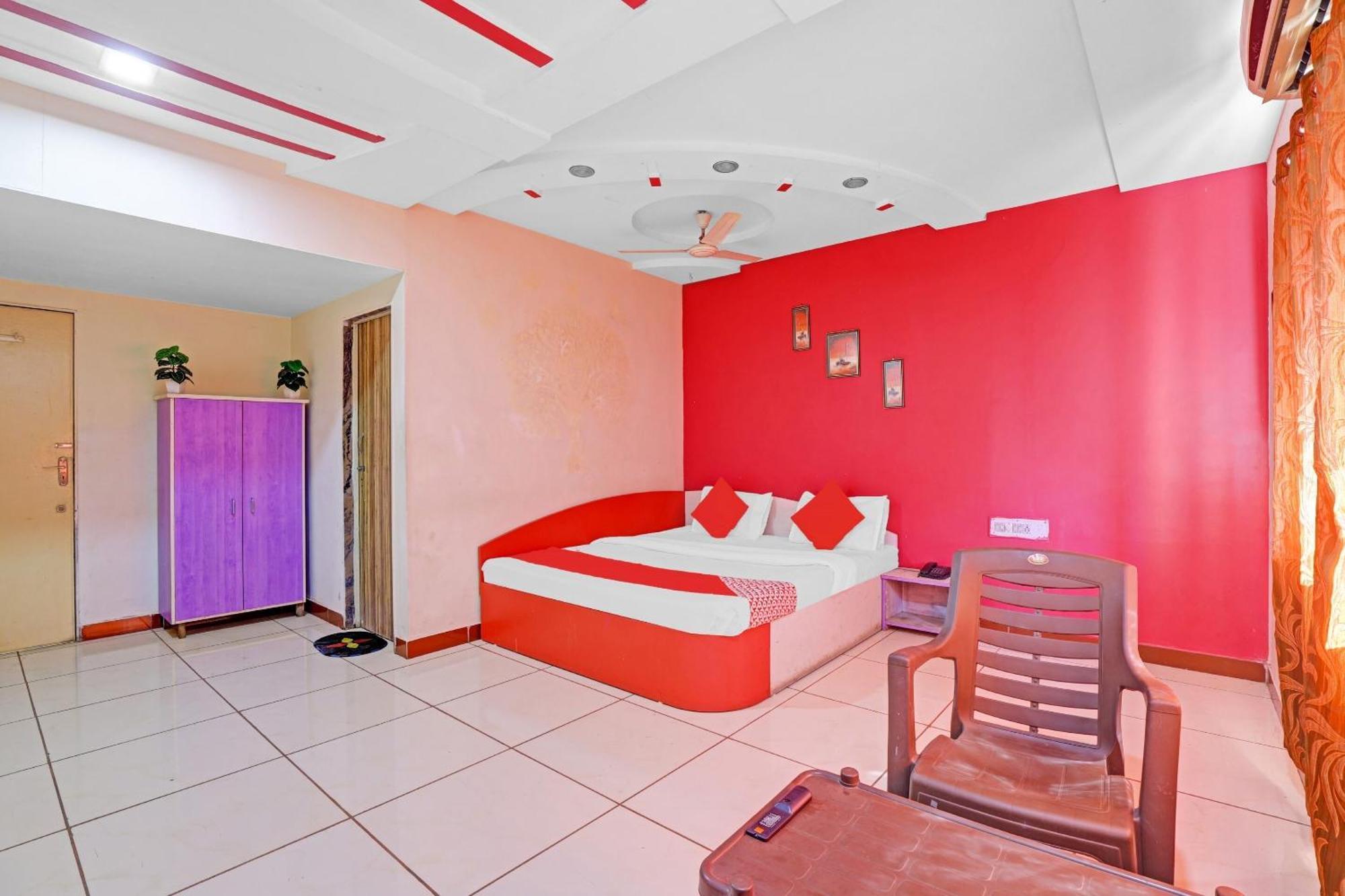 OYO 2798 Hotel Velvet Rajkot Eksteriør bilde