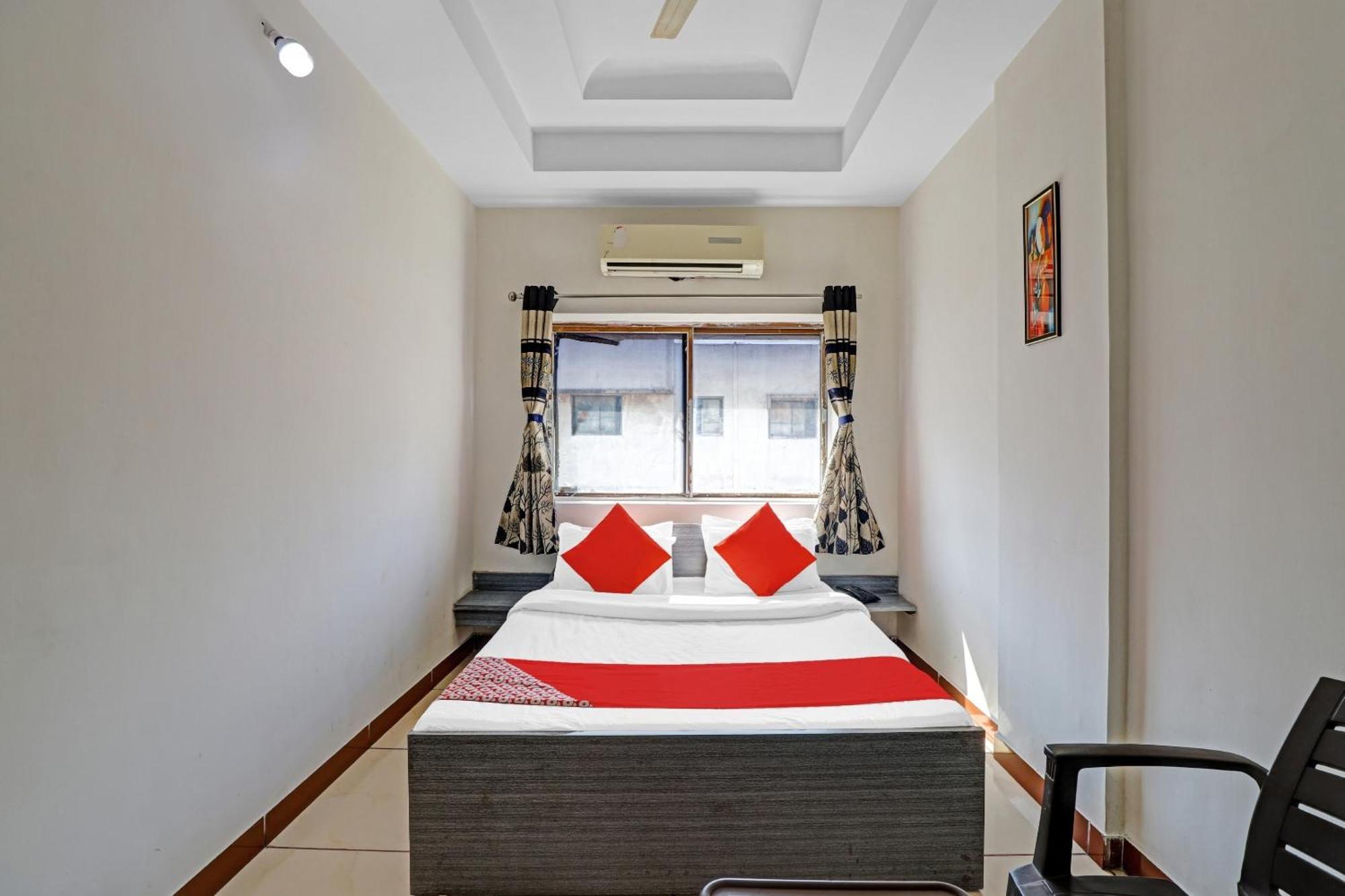 OYO 2798 Hotel Velvet Rajkot Eksteriør bilde