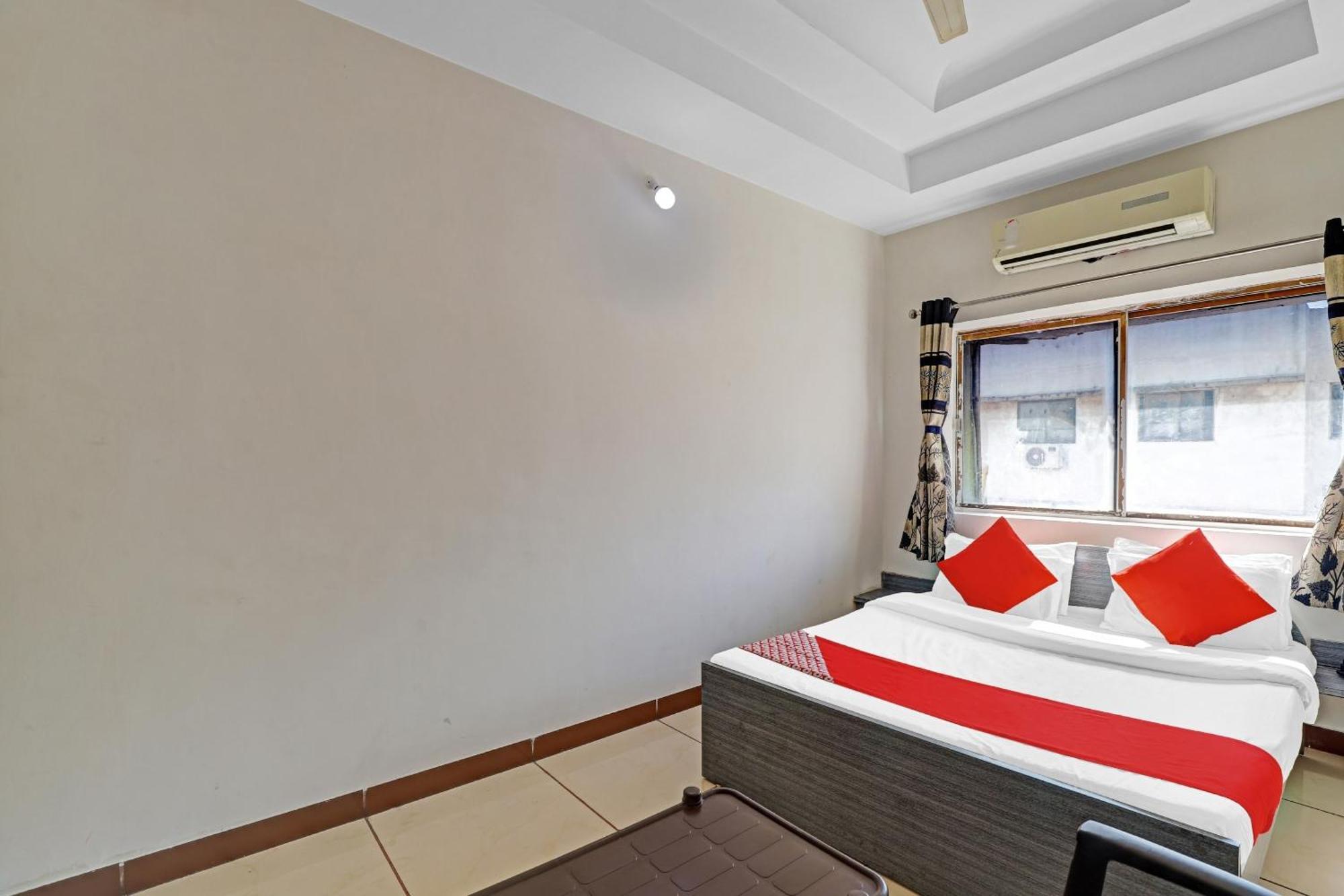 OYO 2798 Hotel Velvet Rajkot Eksteriør bilde