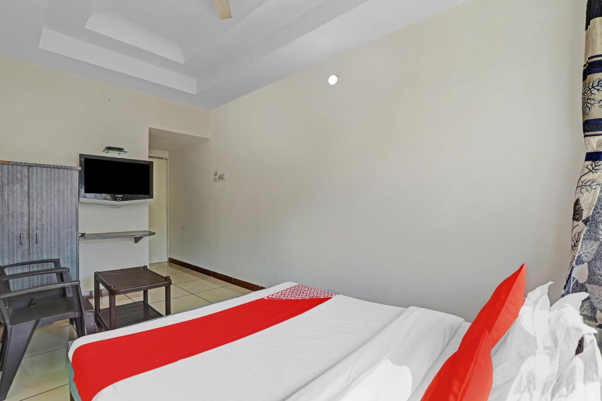 OYO 2798 Hotel Velvet Rajkot Eksteriør bilde